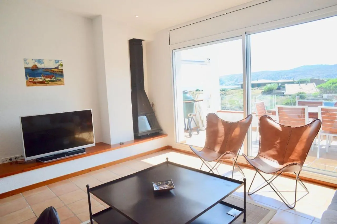Beachfront Duplex With Terrace And Sea Views - Cadaqués Casa vacanze