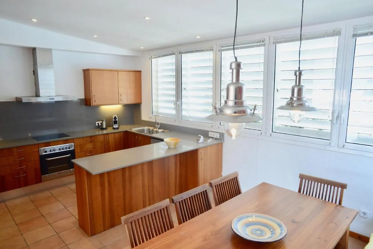 Beachfront Duplex With Terrace And Sea Views - Cadaques Holiday home